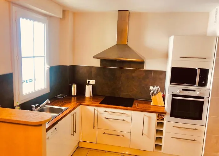 City Center Cute Flat With Sea View One Bedroom